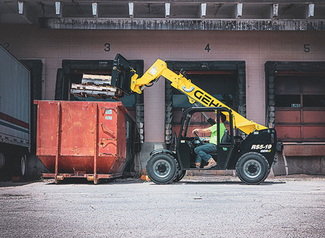 Telescopic handler lifting